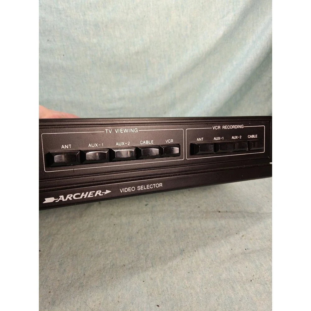Radio Shack Archer Video Selector Input Output Push Button Controls #15-1266